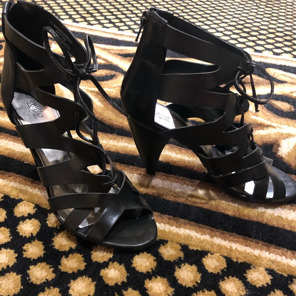 MASSIMO Cage Booties